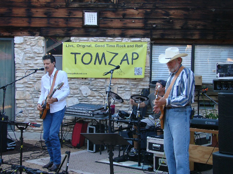 2013-08-17_DogPark_TomRandyBrad (196K)